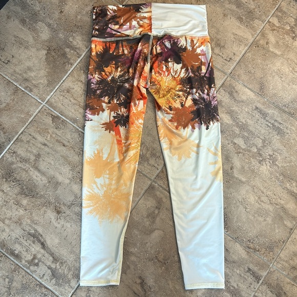 Teeki Palm Tree Abstract Yoga Leggings size Large New without Tags - Picture 4 of 4